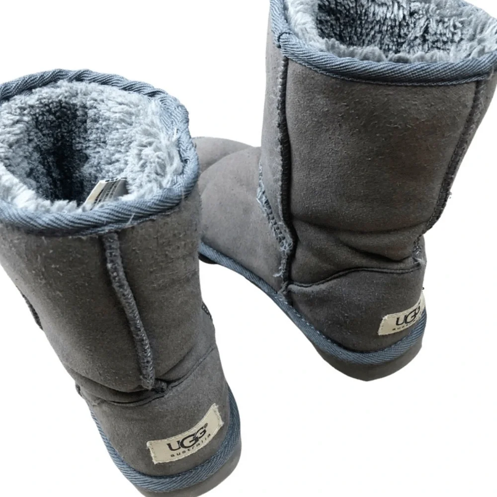 UGG Australia Women's Gray Suede Sheepskin‎ Lined Boots Size 6